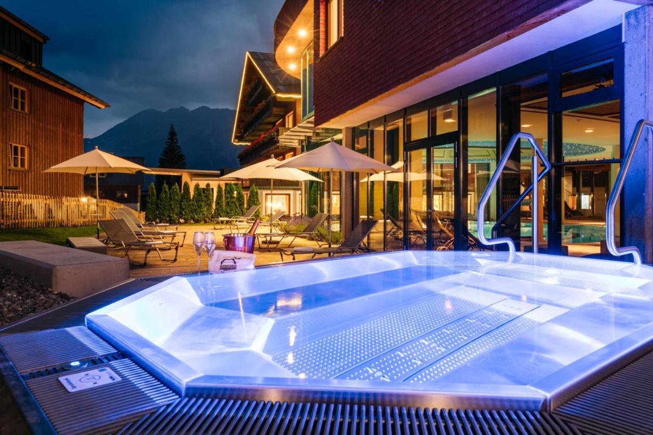 Hirschen Wohlfuehlhotel Schoppernau Exteriör bild